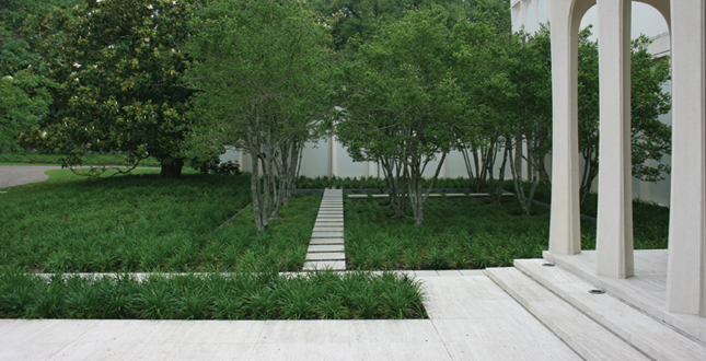 Beyond pictorial: Revising Philip Johnson's Monumental Beck House