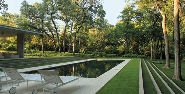 Beyond pictorial: Revising Philip Johnson's Monumental Beck House