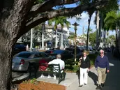 Relaxed shoppers in Naples, Florida / Gibbs Planning Group