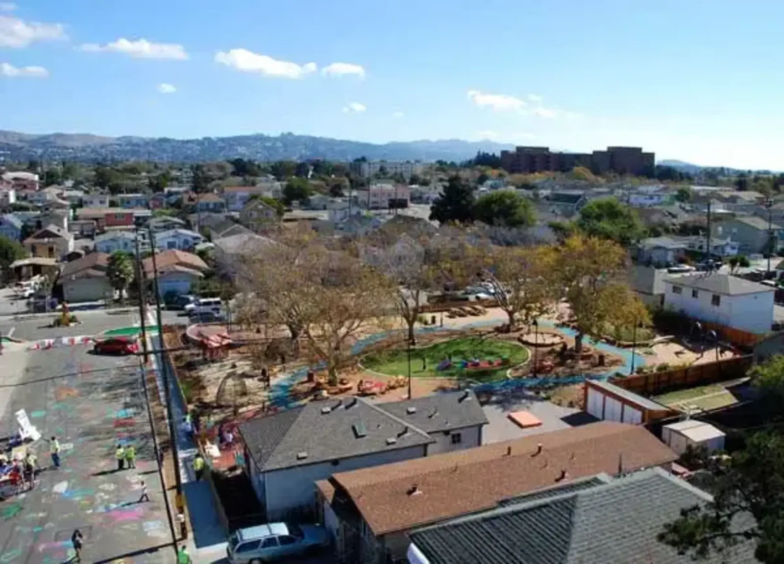Elm Playlot / Pogo Park