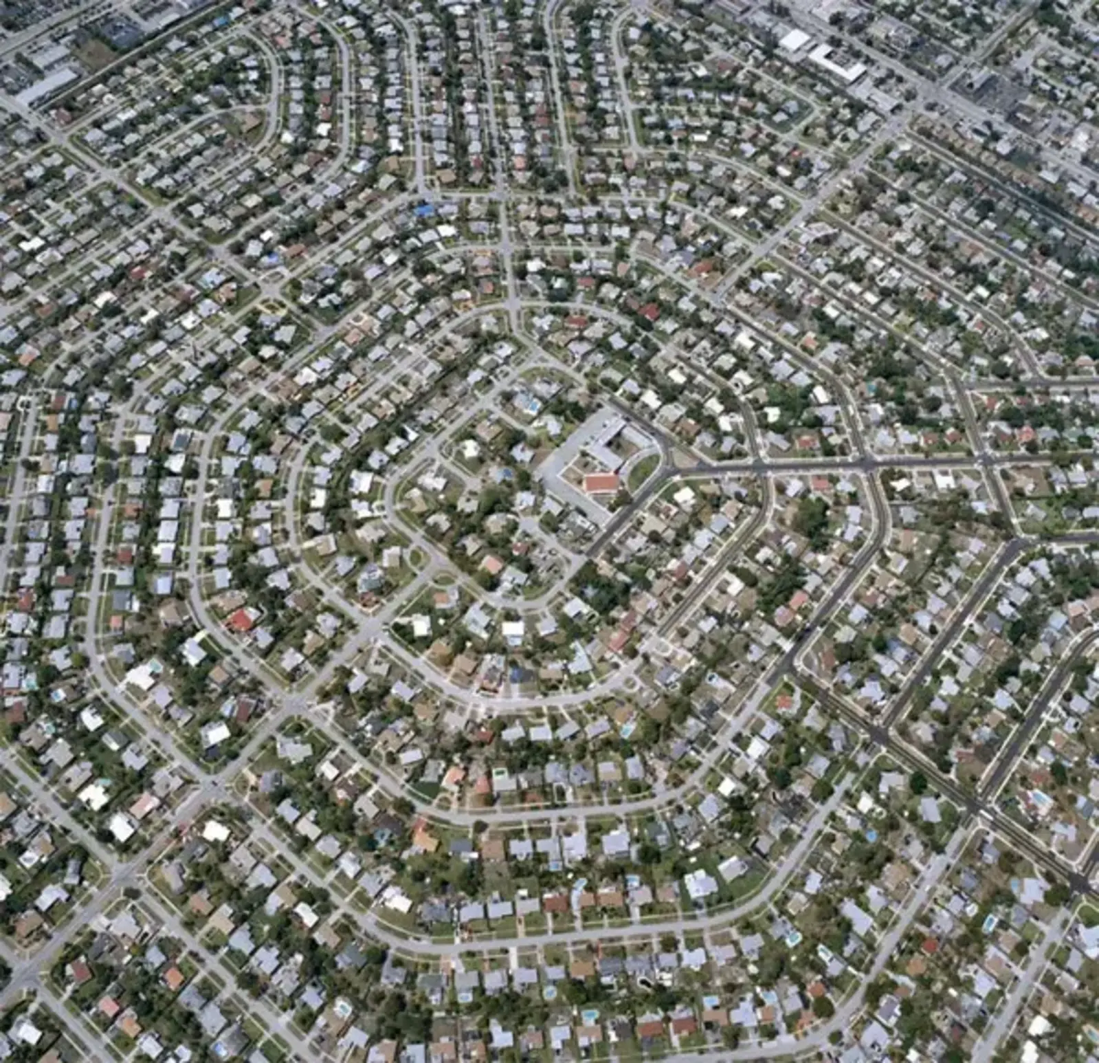 Single family, large-lot homes. Eden Prairie, Florida