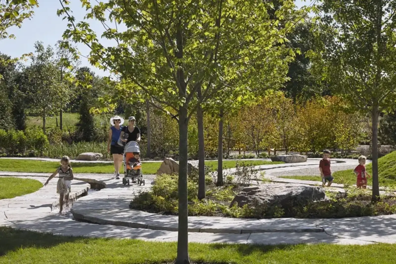 ASLA 2017 Professional General Design Honor Award. Chicago Botanic Garden: The Regenstein Learning Campus. Mikyoung Kim Design and Jacobs Ryan Associates / Kate Joyce